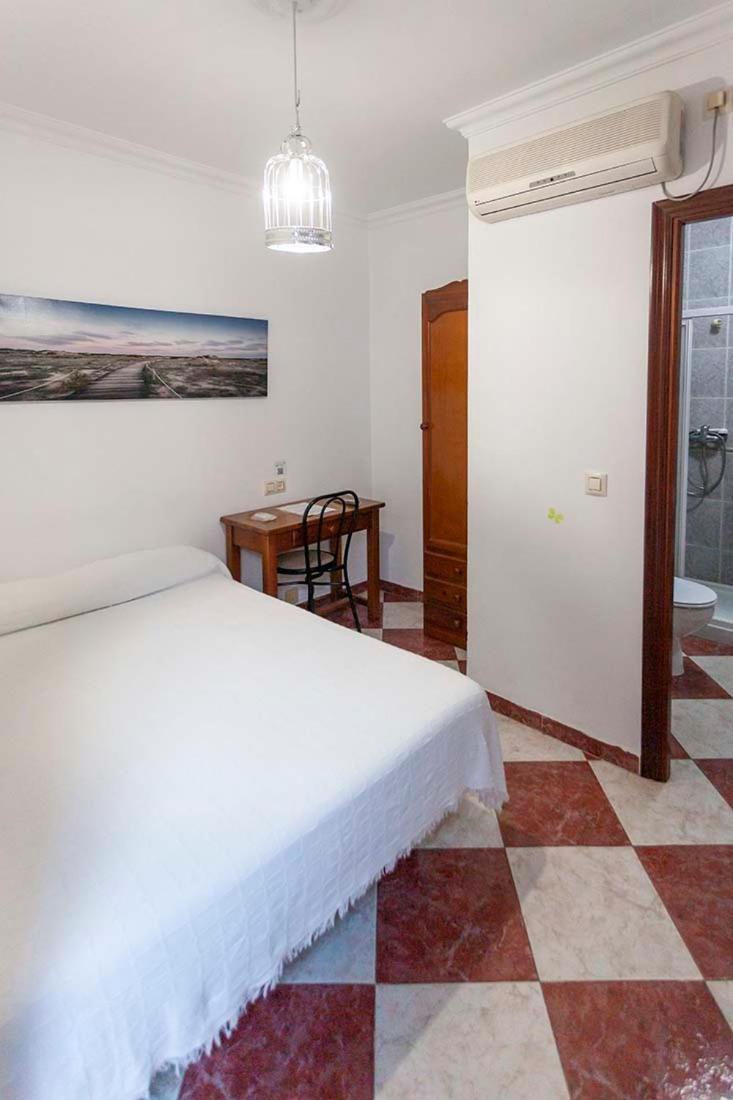 Pension Hidalgo 1 Utrera Exterior photo